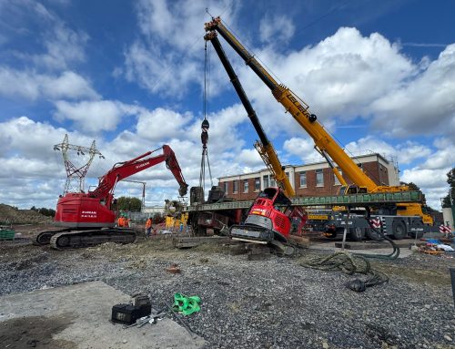Relevage spectaculaire d’une foreuse de 46 tonnes